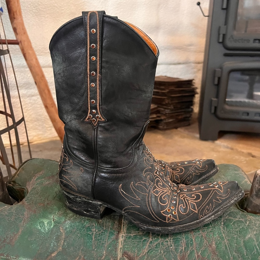 Old Gringo Cross boots, black in size 7.